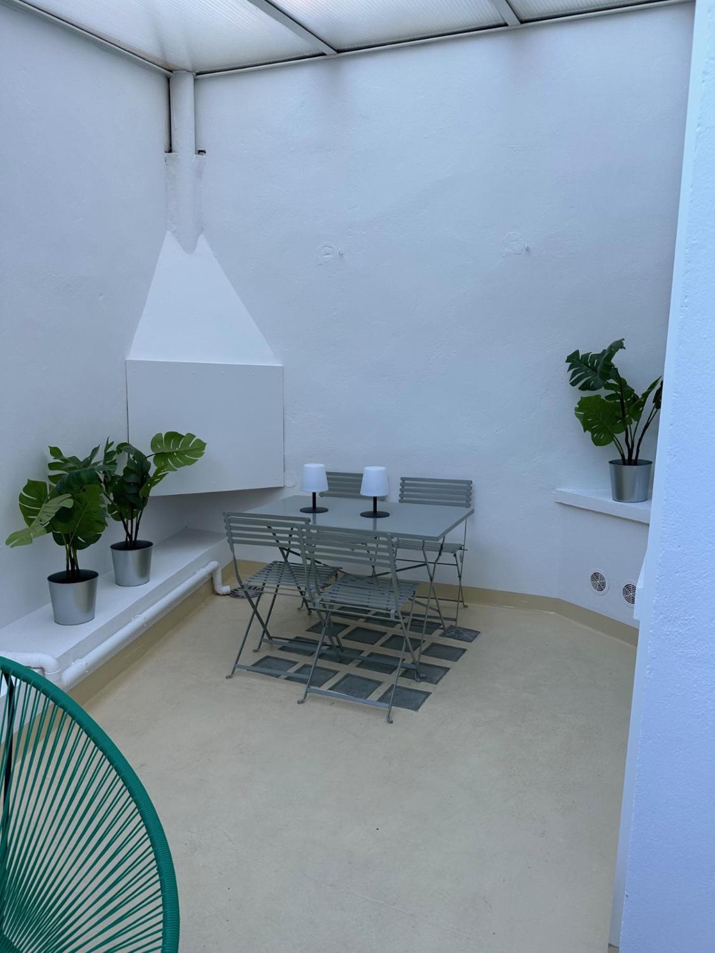 Charmant Appartement 3 Chambres Et Terrasse Eyragues Exteriör bild